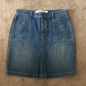 Fun, flirty Gap denim skirt size 8